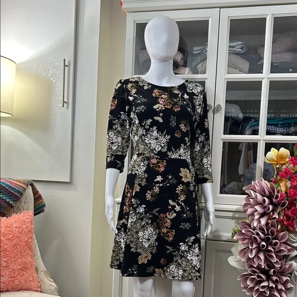 Dex Black Floral Long-Sleeve Fit-and-Flare Dress - Picture 2 of 11